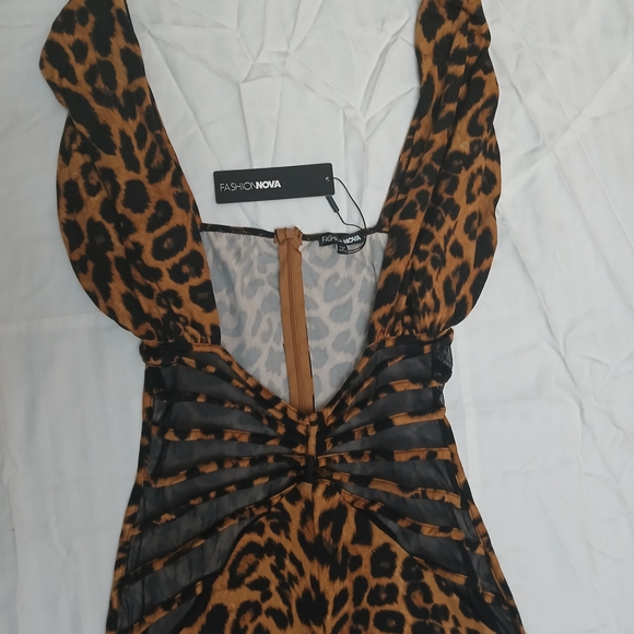 Leopard Print Halter Jumpsuit - Picture 3 of 4